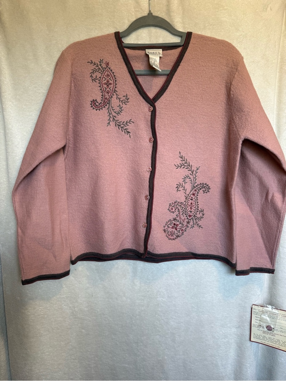 Koret Dusty Rose %100 Wool  Embroidered V-Neck Cardigan with Contrast Trim